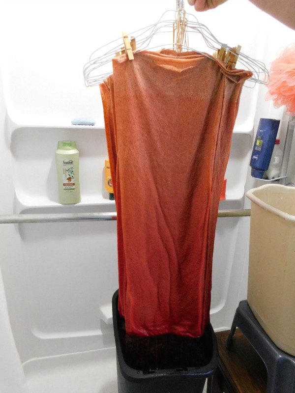 Gradient or Ombre Dyeing a Woven Wrap Siphon Method